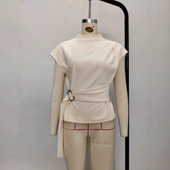 Semi-turtleneck collar short-sleeved beige fabric waist model