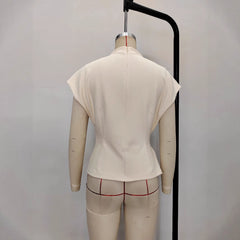 Semi-turtleneck collar short-sleeved beige fabric waist model